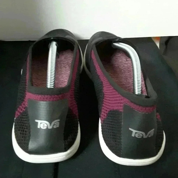 Teva S/N 1018310 size 9 - Picture 2 of 5